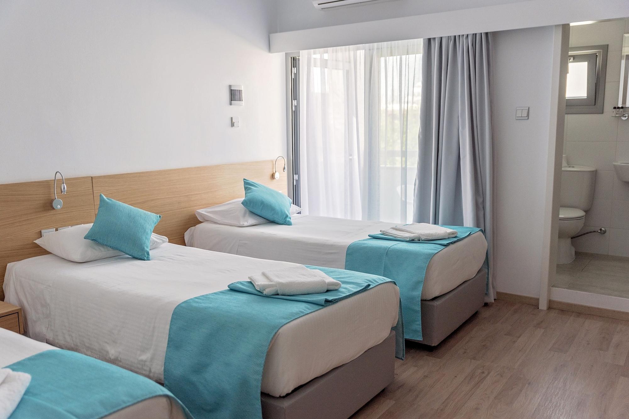 Pyramos Hotel Paphos Exterior photo