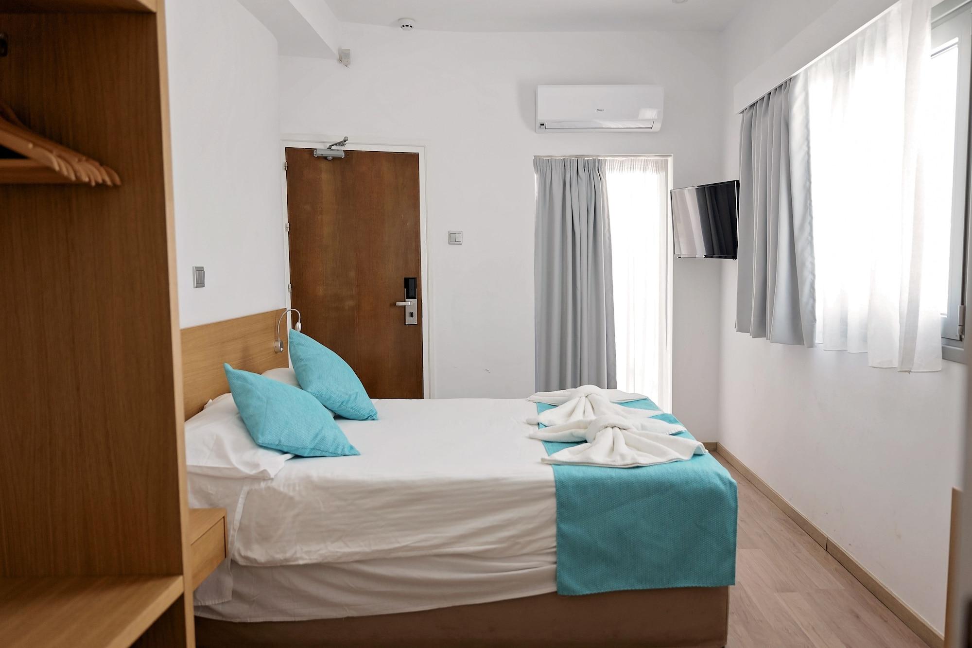 Pyramos Hotel Paphos Exterior photo