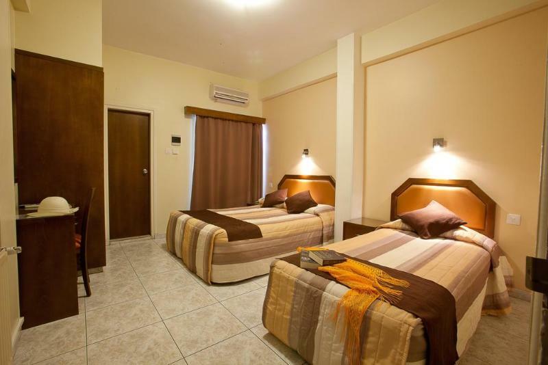 Pyramos Hotel Paphos Exterior photo
