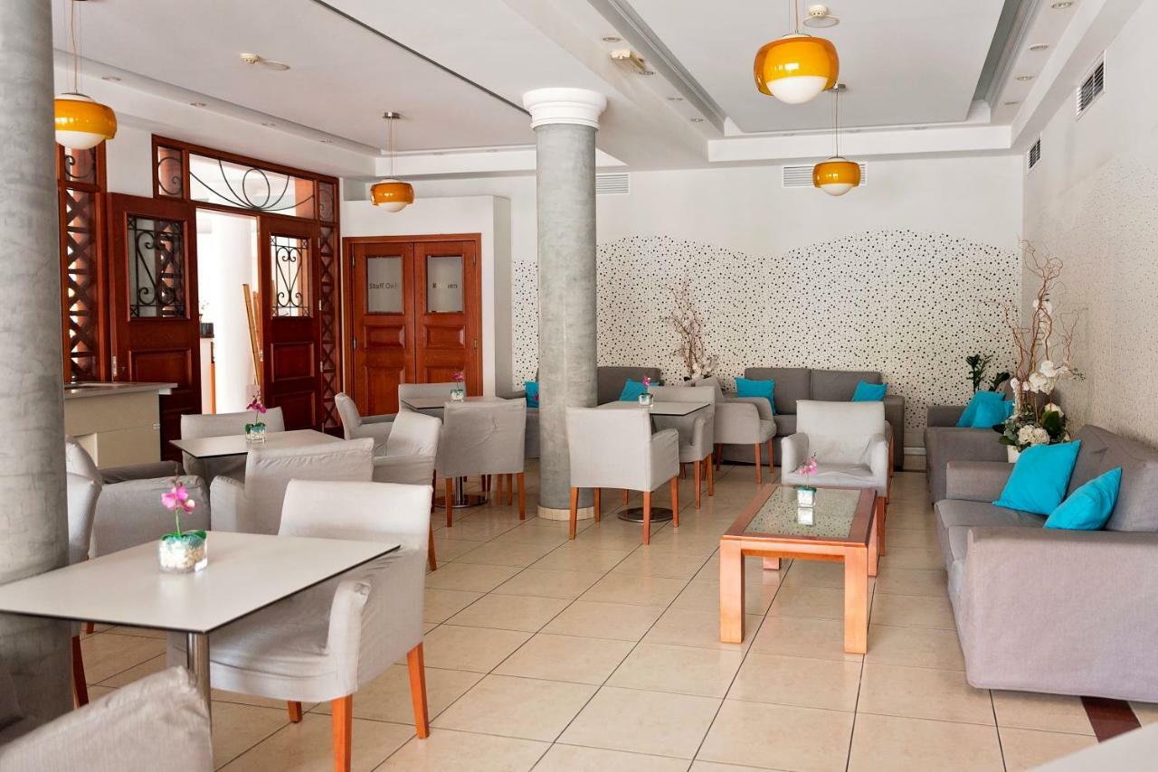 Pyramos Hotel Paphos Exterior photo