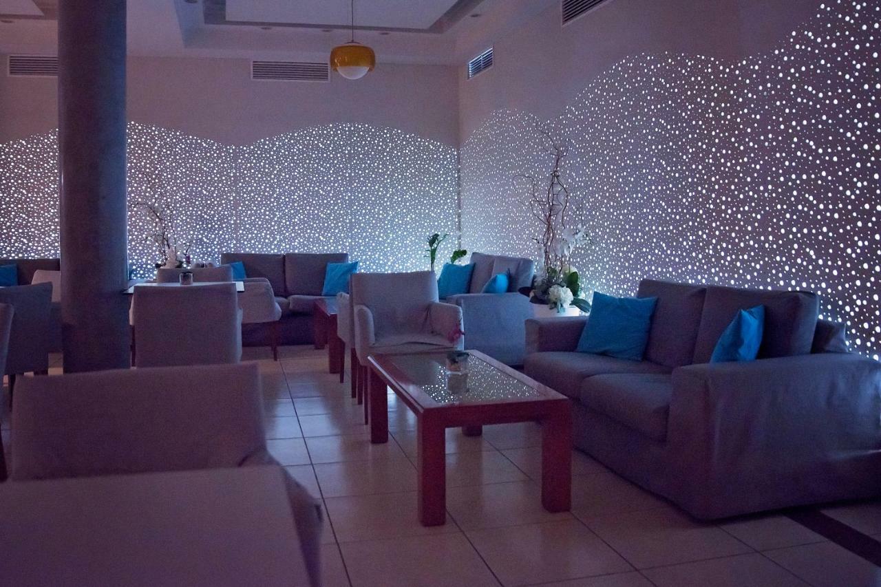 Pyramos Hotel Paphos Exterior photo